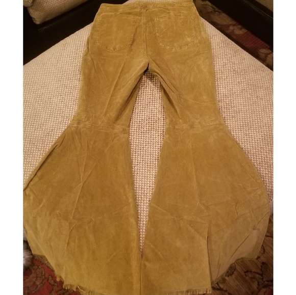 Size 31&32🔥Free People Corduroy Flare Pants - Picture 4 of 8